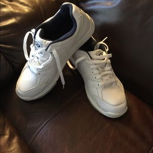 Mens bowling shoes size 8.5